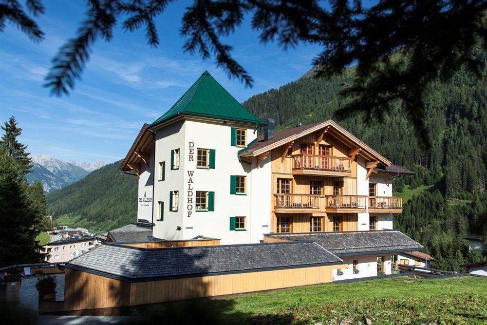 Отель Der Waldhof Санкт-Антон-ам-Арльберг Экстерьер фото
